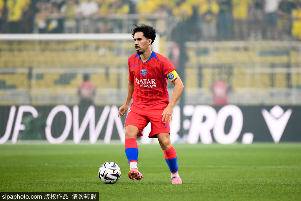 若奥-内维斯上演帽子戏法！追平上赛季法甲进球数的背后故事